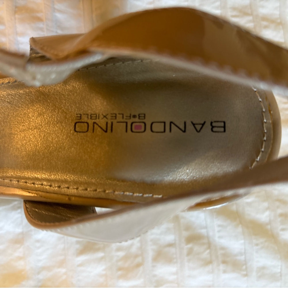Bandolino Glossy Tan Patent Peep-Toe Heel
